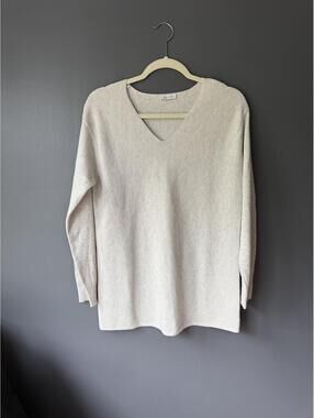 Ella Moss Cream Lightweight V-Neck Sweater